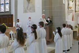 Feier der 1. Heiligen Kommunion in Sankt Crescentius (Foto: Karl-Franz Thiede)